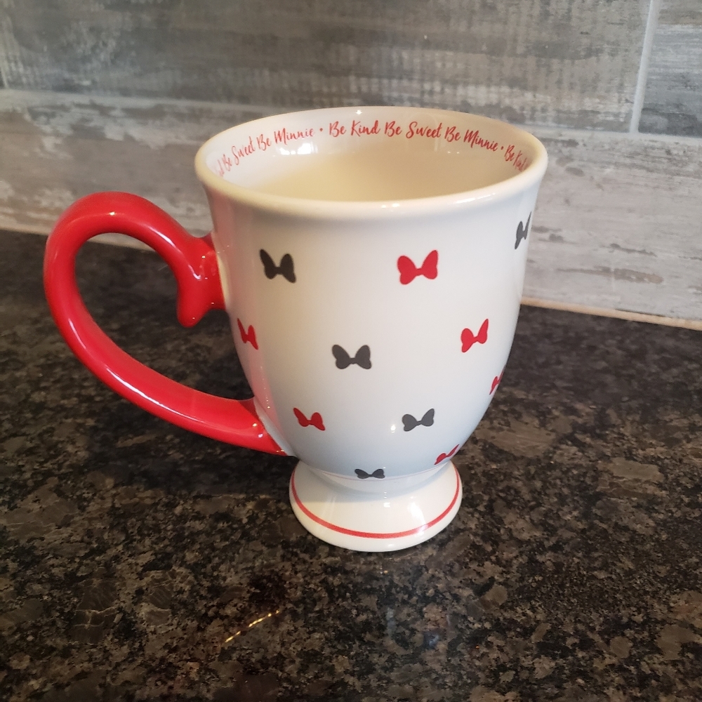 Disney 'Be Kind Be Sweet Be Minnie' Bows Minnie Mouse Coffee Cup - Picture 2 of 7